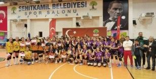 Şehitkamil’de yıldız kızlar voleybol turnuvası sona erdi
