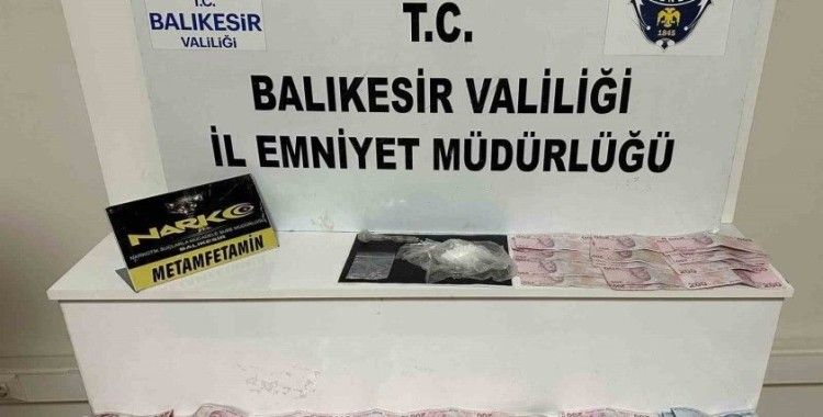 Balıkesir’de uyuşturucu satıcısı 2 kişi tutuklandı
