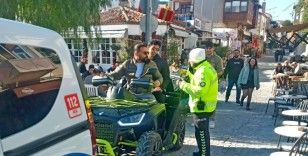 Çeşme’de motosiklet denetimlerinde 23 sürücüye ceza
