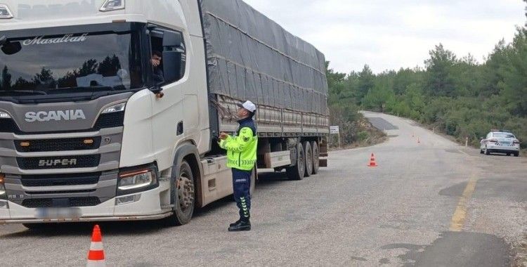 Karacasu’da ağır tonajlı araçlar denetlendi
