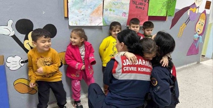 Jandarma öğrencilere doğa sevgisini anlattı
