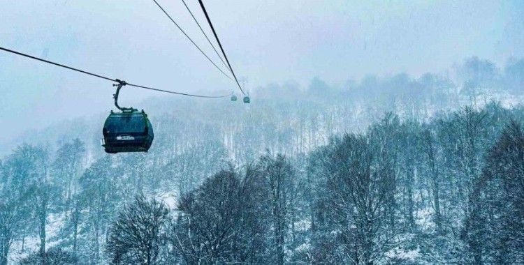 Karnesini getiren öğrencilere teleferikte yüzde 50 indirim
