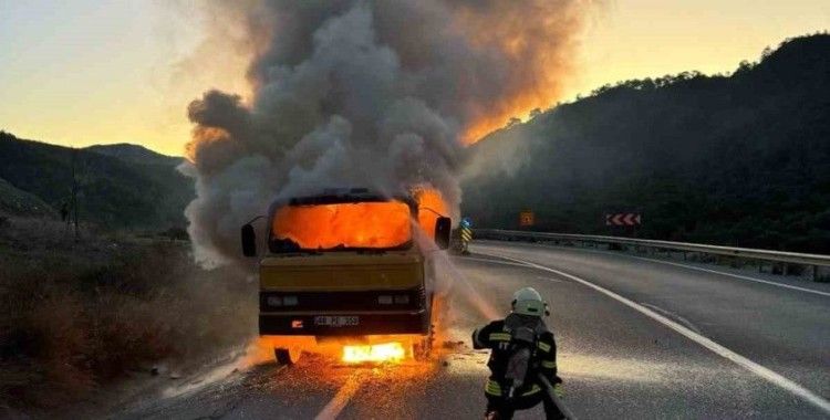 Yakıt dolu tanker alev aldı
