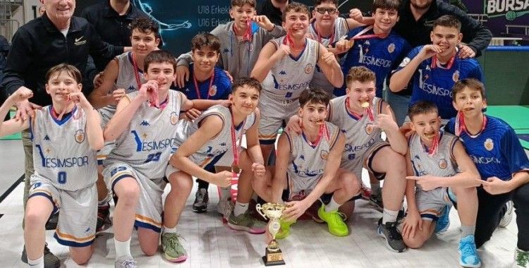 Yeşim Spor U14 takımı namağlup Bursa şampiyonu oldu
