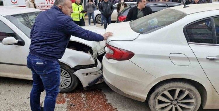 Çorum’da iki otomobil çarpıştı: 1 yaralı
