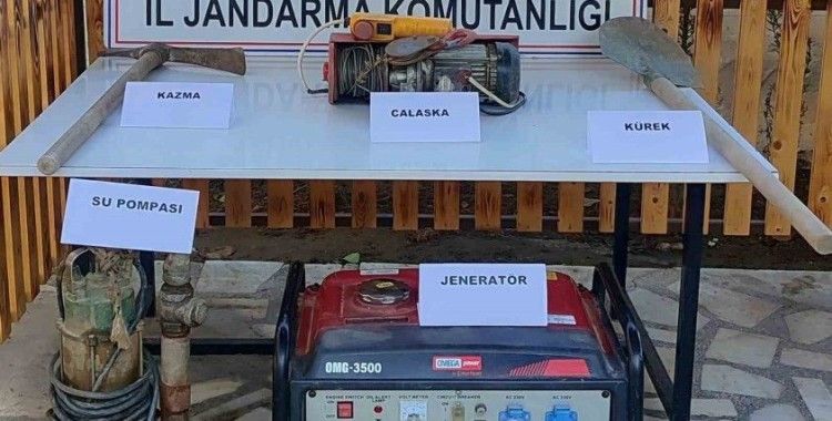 Manisa’da kaçak kazı yapan 5 kişi suçüstü yakalandı
