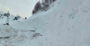 Artvin’in Macahel Geçidi’nde kar çilesi
