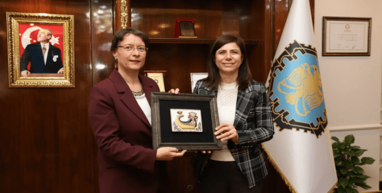 Fransa Büyükelçisi Dumont'tan Büyükşehir Belediyesine ziyaret