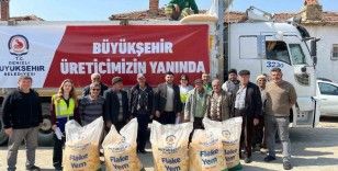 Denizli Büyükşehir 298 işletmeye bin 25 çuval yem dağıttı
