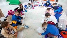 ‘Resimlerden Resim Beğen Sergisi’ne miniklerden ziyaret
