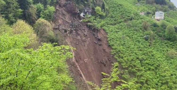 Trabzon’un Araklı ilçesindeki heyelan korkuttu
