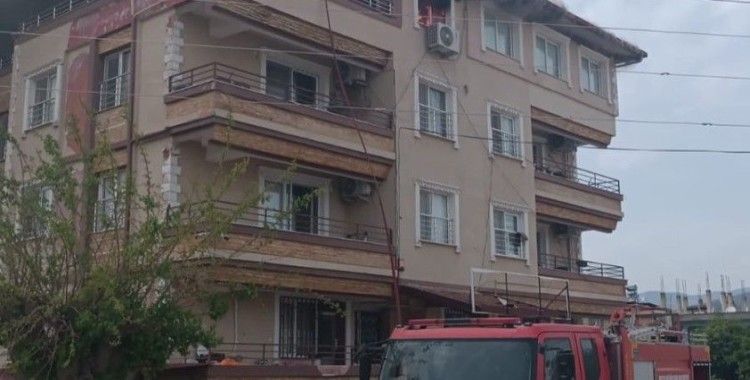 Antakya’da ev alevlere telsim oldu
