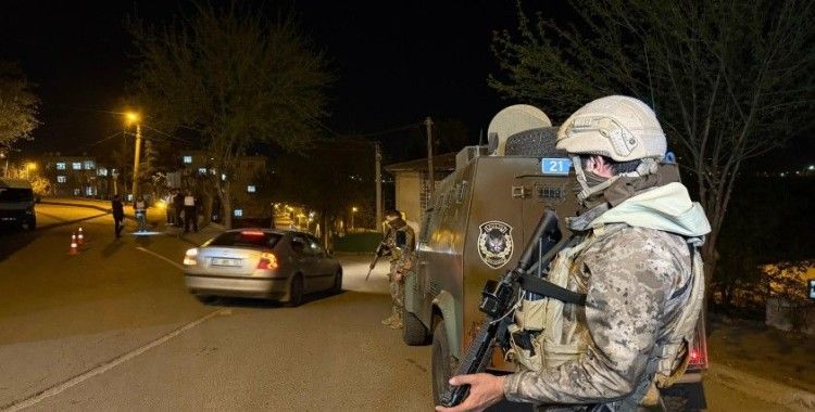 Diyarbakır'da 300 polisle 'narko hançer' uygulaması: 9 şüpheli hakkında işlem yapıldı
