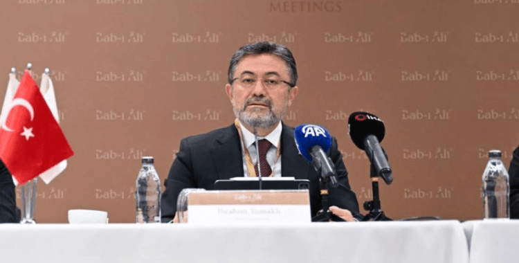 Bakan Yumaklı: Ekonominin boykot çağrılarına kurban edilmesi doğru değil