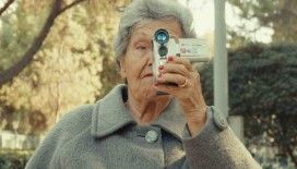 Torun çekti, babaanne oynadı
