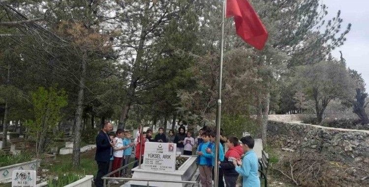 Hisarcık’ta minik öğrenciler şehitleri unutmadı
