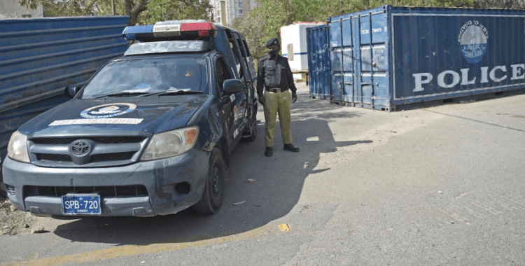 Pakistan'da bombalı saldırıda 3 polis öldü, 19 kişi yaralandı