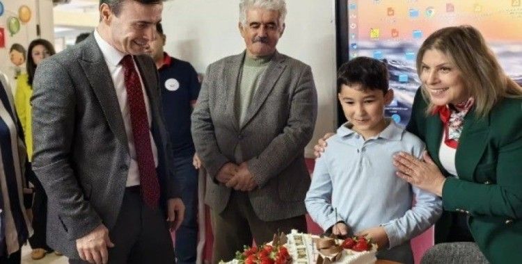 Kaymakam Cevat Gün’den Murat’a sürpriz doğum günü
