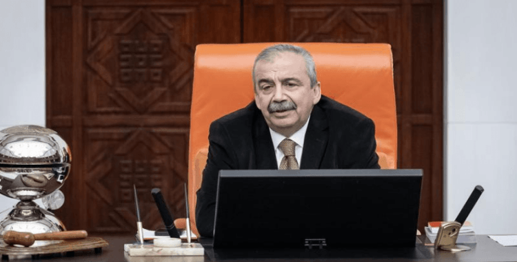 Sırrı Süreyya Önder yoğun bakıma alındı, hayati tehlikesi sürüyor