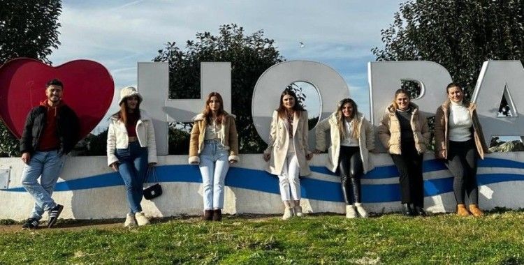 7 çocuklu Artvinli aile sosyal medyada ilgi görüyor
