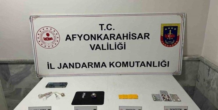 Tır şoförü uyuşturucu satarken suçüstü yapıldı
