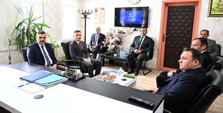 Vali Çiftçi, brifing aldı
