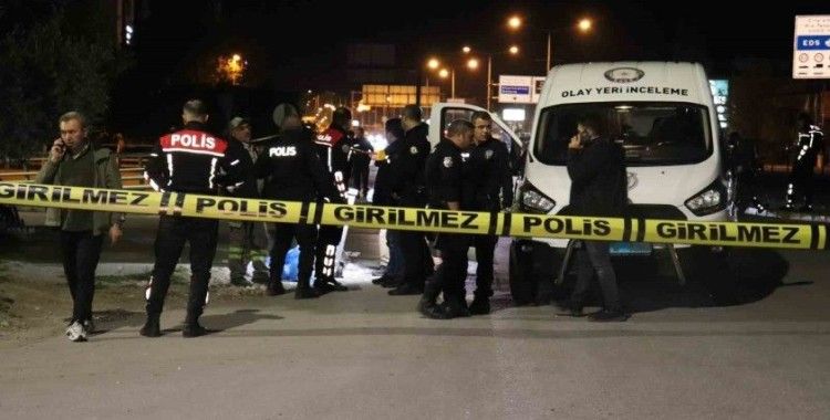 Vicdansızlığın böylesi: Yeni doğmuş bebek, poşet içerisinde çöp konteynerine atılmış halde bulundu
