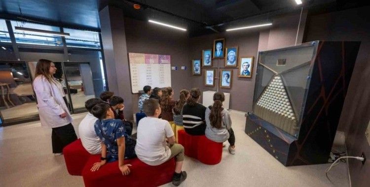 Aratos Matematik Evi, öğrencilerin gözdesi oldu
