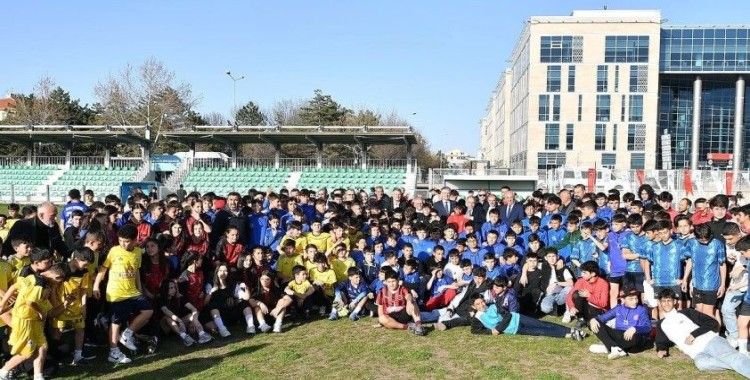Amatör spora yaklaşık 3 milyon TL’lik malzeme desteği
