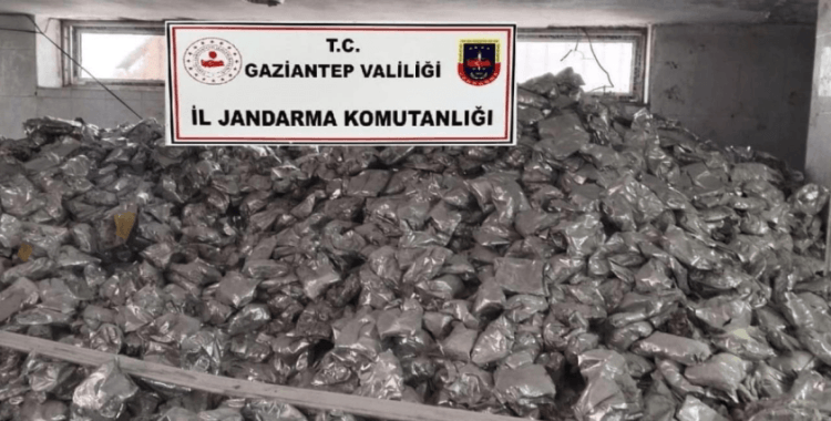 Gaziantep'te 11 tona yakın sahte bebek maması ele geçirildi