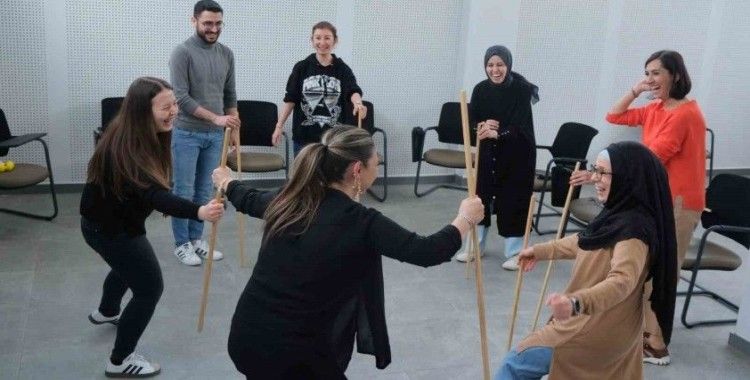 Çocuklar ve gençlere özgüven aşılandı
