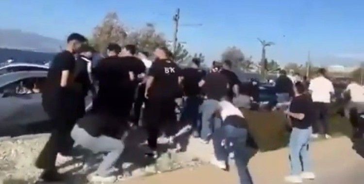 İzmir’de Beşiktaş ile Göztepe taraftarı arasında gerginlik
