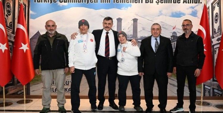 Vali Çiftçi’den anlamlı kabul
