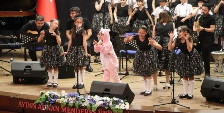 Geleceğin sanatçıları Efeler’de sahne aldı
