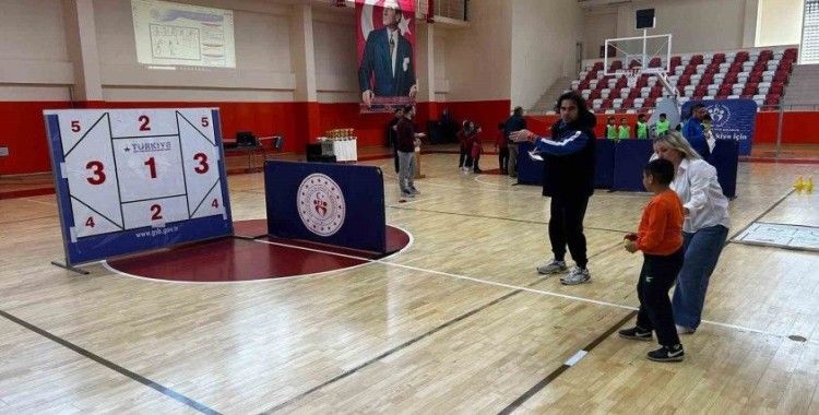 İlkokul fiziksel etkinlik oyunları yapıldı
