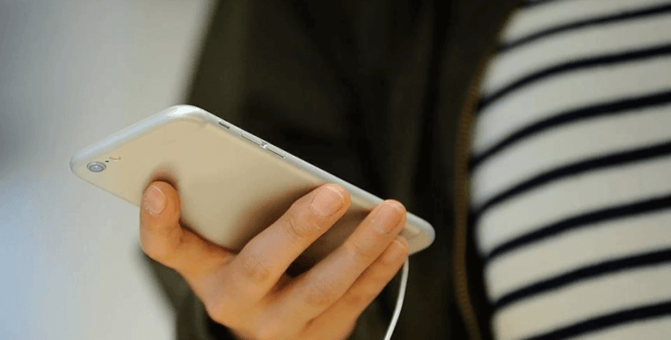 Sosyal medyada 3 yaşındaki çocuğun sigara içtiği görüntüler sonrası gözaltına alınan anne serbest