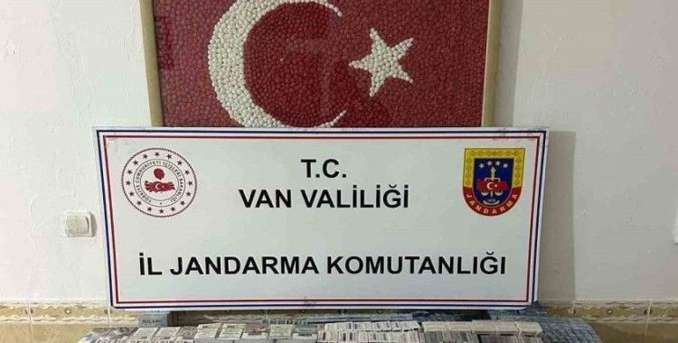 Van’da kaçak sigara ve tüfek ele geçirildi
