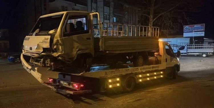 Elazığ’da otomobil ile kamyonet çarpıştı: 1 yaralı
