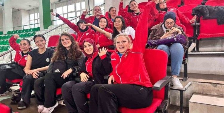 Yurtlig’de gümüş kupa Erzurum’un
