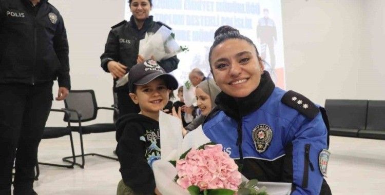 Polisten çocuklara sürpriz ziyaretler

