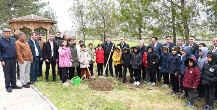 Yunus Emre’nin yolu, çocukların umudunda sürüyor
