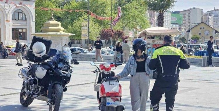 Bandırma’da trafiğe kapalı alanlarda motosiklet sorunu büyüyor
