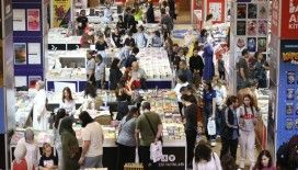 Kepez Kitap Fuarı’nın ikinci gününde yazarlar okurlarıyla buluştu

