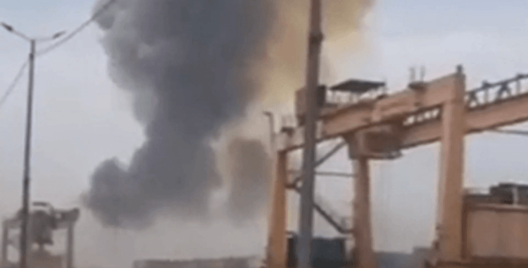 İran'daki Bender Abbas Limanı'nda şiddetli patlama: Yaralılar var, bölgeye giriş çıkışlar yasaklandı