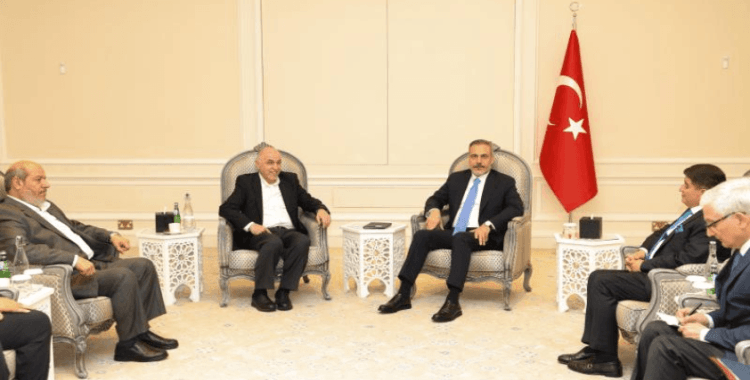Bakan Fidan, Hamas Şura Meclisi Başkanı Derviş ile Katar'da görüştü