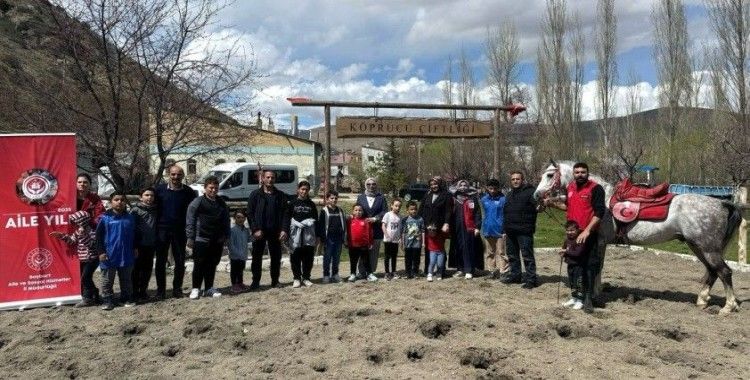 Bayburt’ta şehit yakınları için at binme ve ok atma etkinliği düzenlendi
