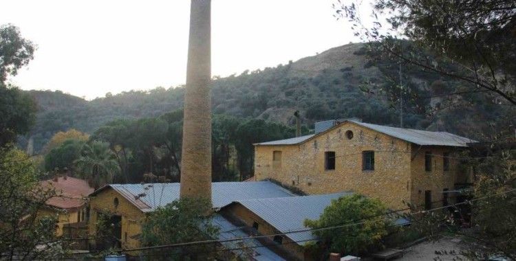 Bir asırdır ayakta
