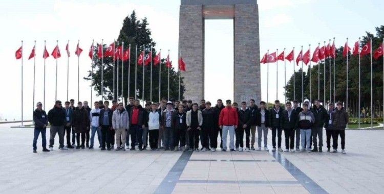 Balıkesirli gençler, Çanakkale’de tarihin izinde yolculuk yaptı
