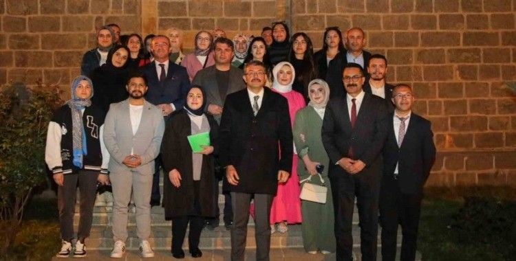 Vali Çelik, "Kitap Kulübü" etkinliğine katıldı
