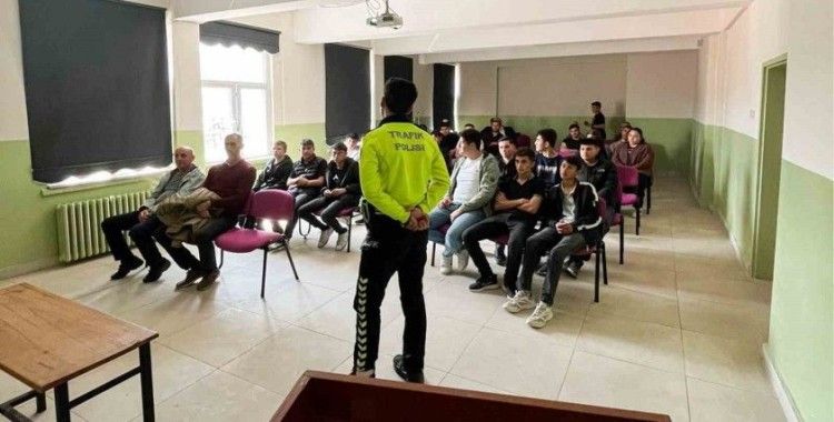 Hisarcık polisinden "Bir kural Bir Ömür" projesi
